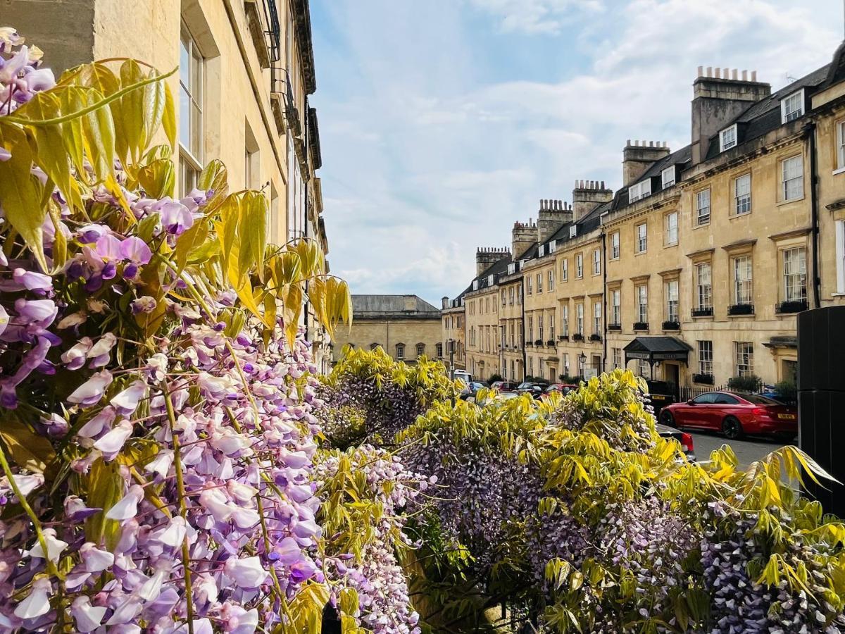 Russell House Suites Bath Exterior foto