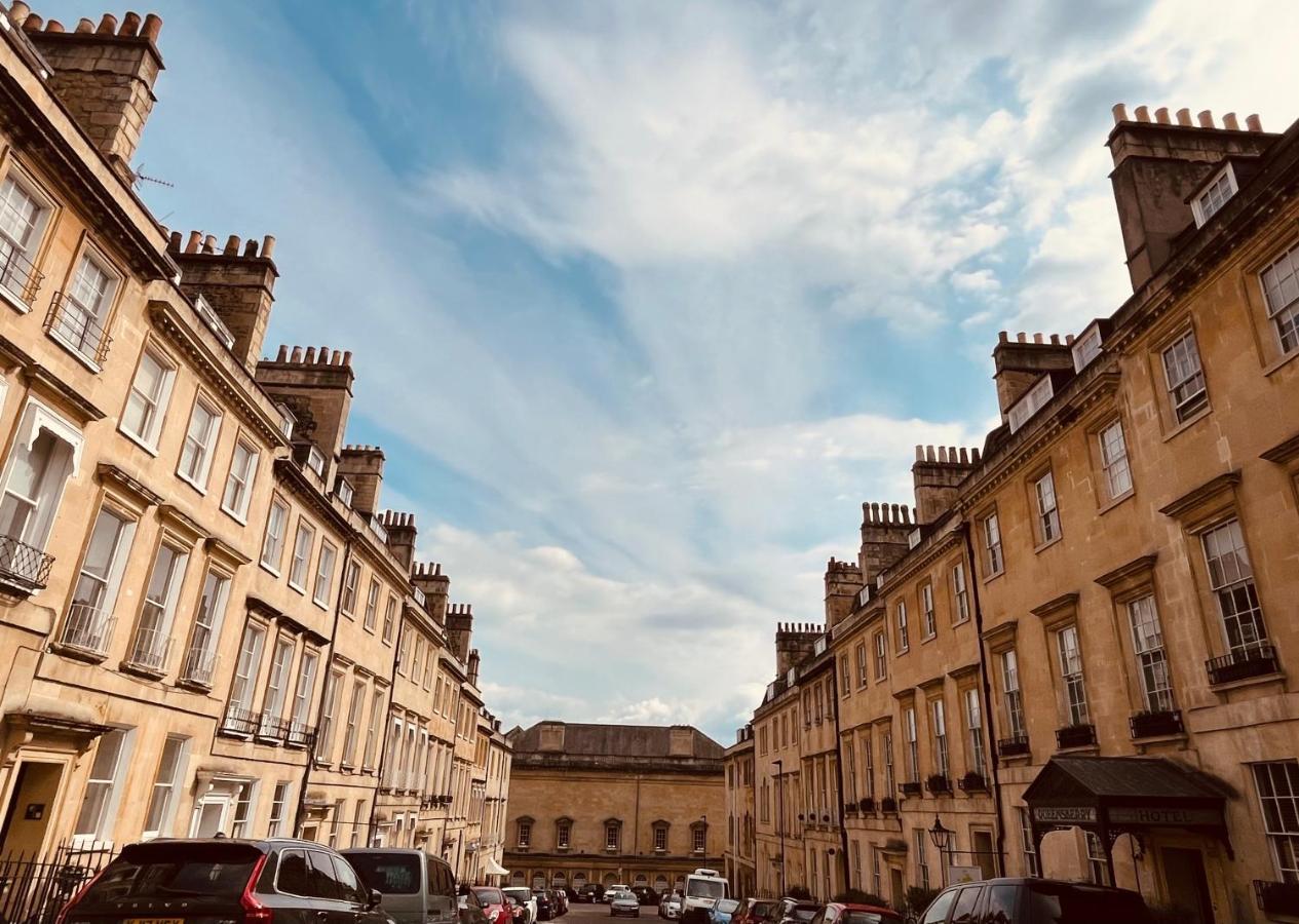 Russell House Suites Bath Exterior foto