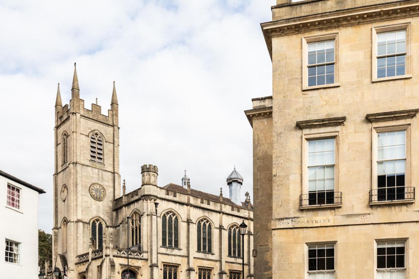 Russell House Suites Bath Exterior foto